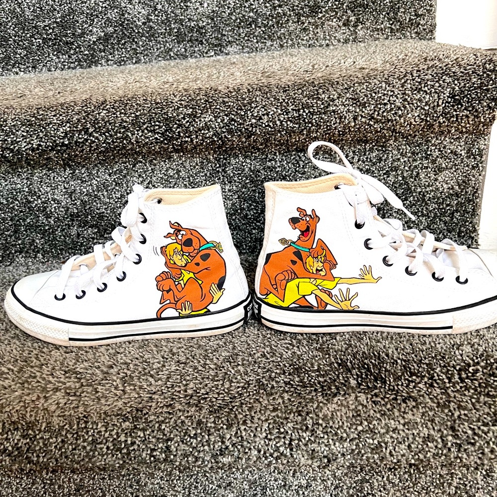 Scooby Doo Converse sneakers! Size 3, excellent condition.